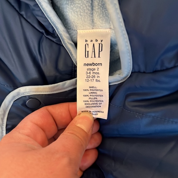 NWOT Gap one piece puffer size 3/6 months - Picture 4 of 4